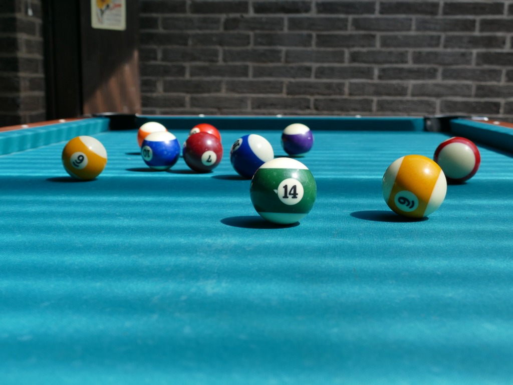 billiard-table-with-multi-colored-balls-001.jpg_s=1024×1024&w=is&k=20&c=QNX7JLm_FzIO9pcUw02Be5vZ1bRmuTdOQ97A4t0J6xQ=